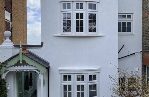 South Norwood House | The Coach House, Three Bedrooms, Off Street Parking, Beautiful Views
