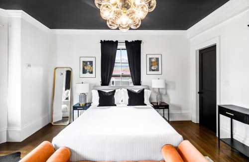 Salem Hotel | The Coach House