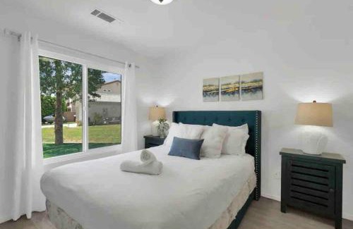 Coachella House | The Coachella Gem weekly discounts