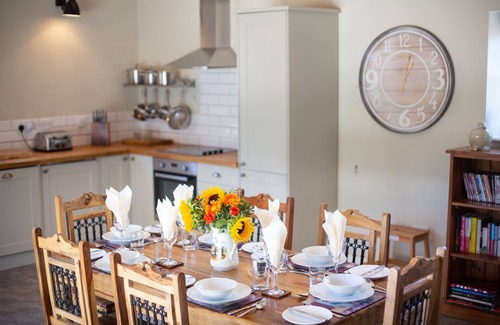 Kidwelly Apartment | The Coal House (sleeps 4-6)