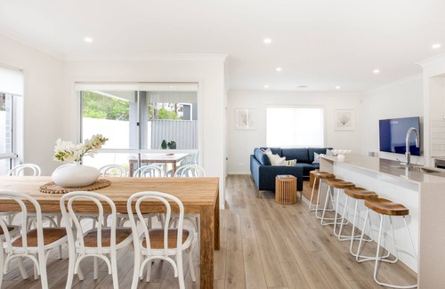 Callala Bay House | The Coast Beach - Pet Friendly - 2 Mins Walk to Bay