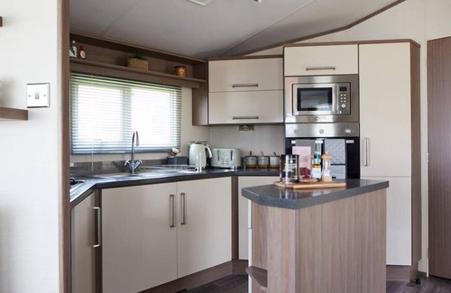 Cayton Bay Apartment | The Coast, Cayton Bay