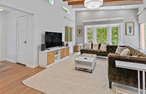 Southside House | The Coastal Bungalow | Heated Pool | West Palm