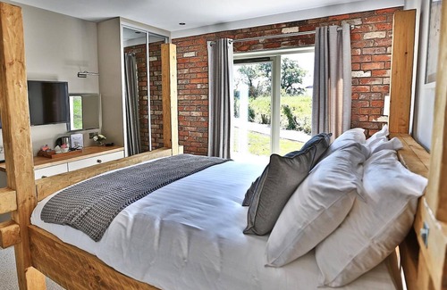 Barton House | The Cock O' Barton