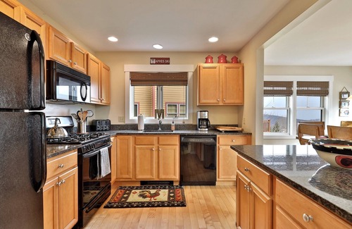 Central Vermont- Killington House | The Cocoa Command Center at Top Ridge: 4BR/4BA Ski In/Ski Out