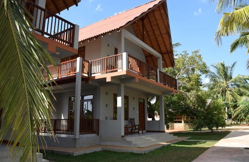 Mahasenpura Hotel | The Coconut Gardens Hotel & Restaurant