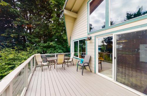 Anderson Island House | The Coffee Grounds