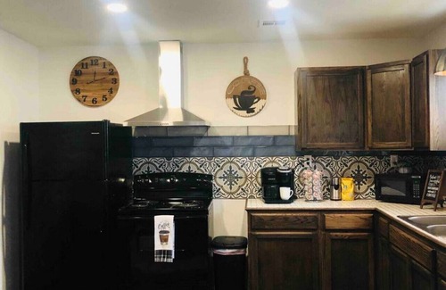 Checotah House | The Coffee House: 1 bedroom unit with free WiFi