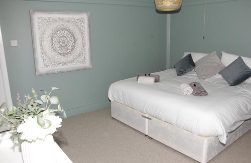 Frinton-on-Sea House | The Coign - period house close to Frinton beach