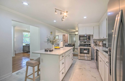Columbia House | The Cola Gathering Spot - Sleeps 16 + Fire pit + 10 minutes to Downtown Columbia