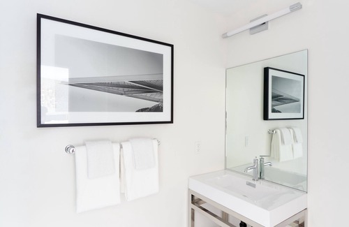 Little Tuscany Apartment | The Cole powered by Sonder | King Room