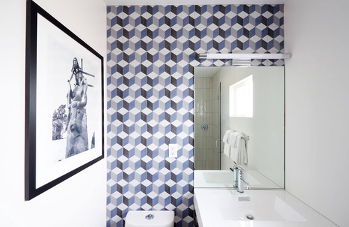 Little Tuscany Apartment | The Cole powered by Sonder | King Suite