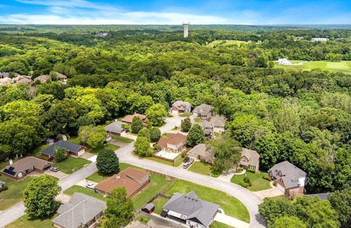 Bentonville House | The Coler House - Hot tub - half mi to Coler MTB
