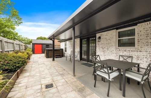 Bentonville House | The Coler House - Hot tub - half mi to Coler MTB