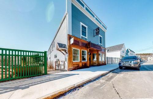 Northeast Harbor Apartment | The Colonels Suites