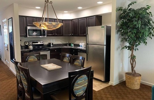 Williamsburg Resort | The Colonies at Williamsburg Suite A Two bedroom, Two bathrooms.