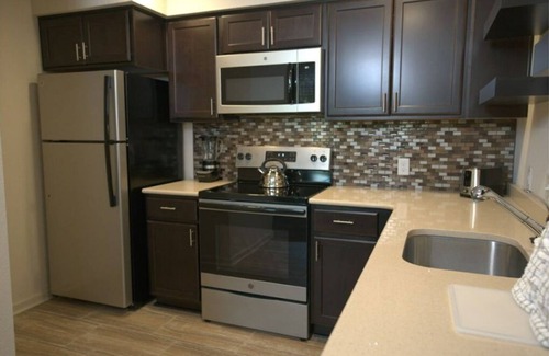 Williamsburg Resort | The Colonies at Williamsburg Suite A Two bedroom, Two bathrooms.
