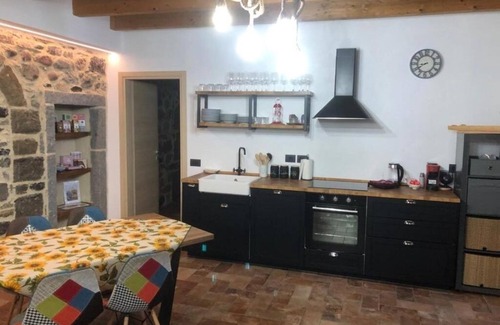 Esine Bed & Breakfast | The Color Tower - Vittorio and Tania