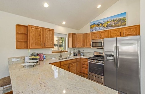 Bailey House | The Colorado Chalet | Hot Tub & Pool table