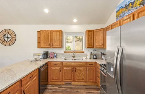 Bailey House | The Colorado Chalet | Hot Tub & Pool table
