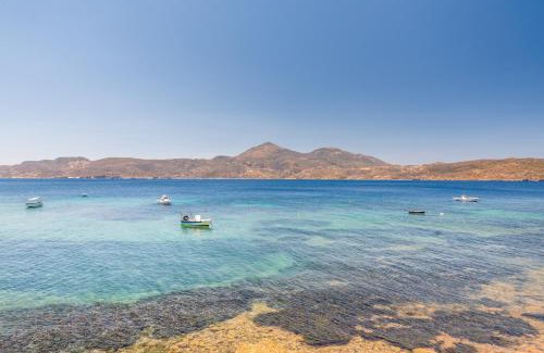 Tripiti House | The Colourful Land Milos