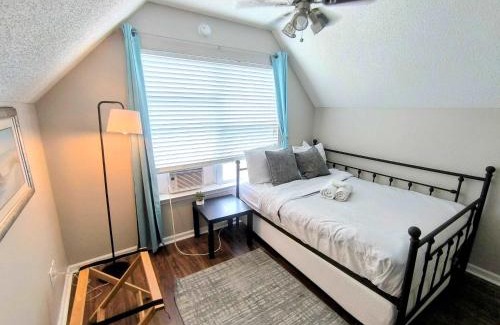 Columbia House | The Columbia Crash Pad Near Bases, USC, Shops