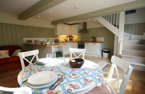 Chippenham Cottage | THE COMEDY, family friendly, character holiday cottage in Malmesbury