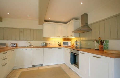 Chippenham Cottage | THE COMEDY, family friendly, character holiday cottage in Malmesbury