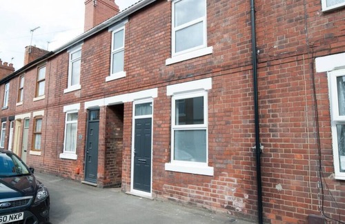 Burton on Trent House | The Comet - 5 separate beds & 3 bathrooms