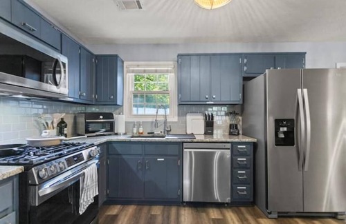 Smyrna House | The Comfort Corner - Fire Pit, Pet-Friendly, Games