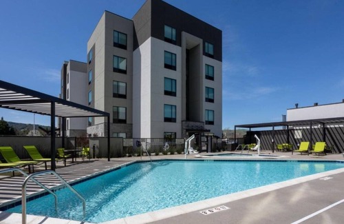 Pleasanton House | The comfort, flexibility and affordability you require.