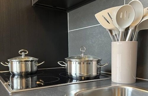 Hamburg-Barmbek Apartment | The comfortable and practically furnished 1-room apartment is approx. 25 m2 in size and is located on the 1st floor of our apartment house Saseler Chaussee.