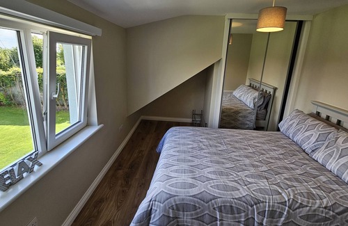 Roscoe House | The Comfortable and Spacious 4 Bedroom House in Ga