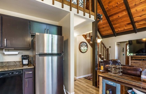 Groveland Cabin | The Comfy Cabin - Solar Powered and Handicap Friendly Amenities Make the Comfy Cabin the Perfect Place for your Yosemite Getaway by RedAwning