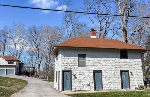 Indianapolis Apartment | The Comfy Carriage House