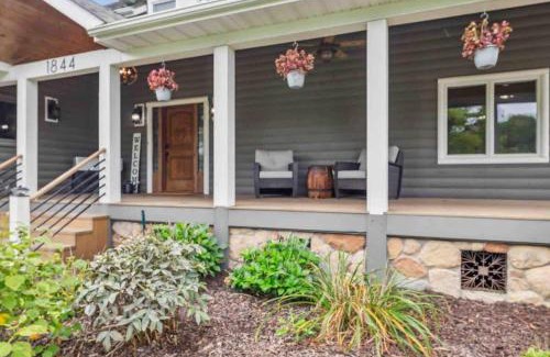 Buchanan House | The Compass Retreat near Clear Lake