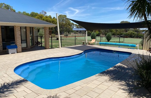 Yarrawonga House | The Complete Retreat