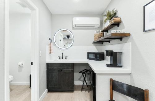 Three Rivers House | The Congress Sequoia Motel RM6