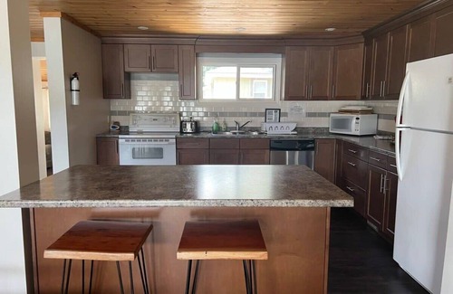 Bloomfield House | The Consecon - Waterfront 5 BDR Cottage