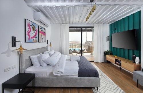 Yavne'el Villa | The Container luxury holiday resort
