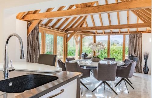 Ticknall House | The Continent