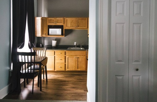 Centerville Hotel | The Continental Hotel