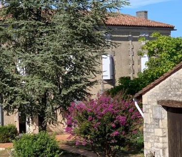 Coulonges Bed & Breakfast | The Cool Lounge à Coulonges - Charente
