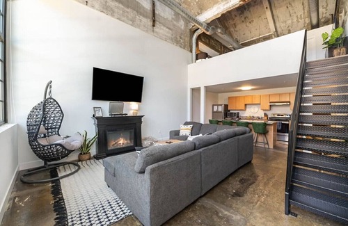 Otterbien Home Apartment | The coolest loft in Cincinnati Area