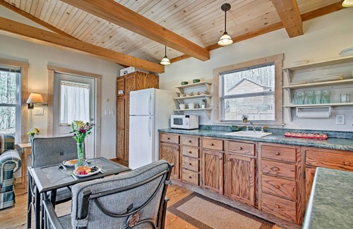 Stecoah Cabin | ‘The Coop’ Robbinsville Cabin w/Screened Porch!