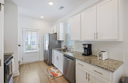 Goose Creek House | The Cooper Cottage at Bowen Village