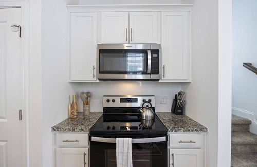 Goose Creek House | The Cooper Cottage at Bowen Village