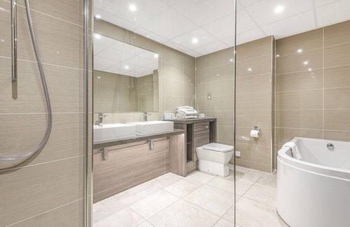 Bracknell Hotel | The Coppid Beech Hotel