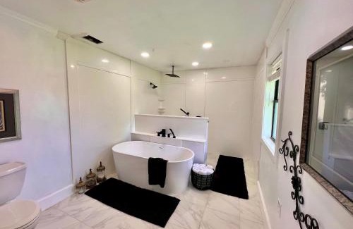 Tyler House | The Cora Suite