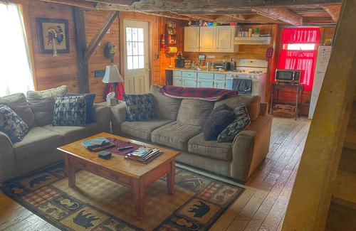 Waterbury Center Cabin | The Coral Cabin